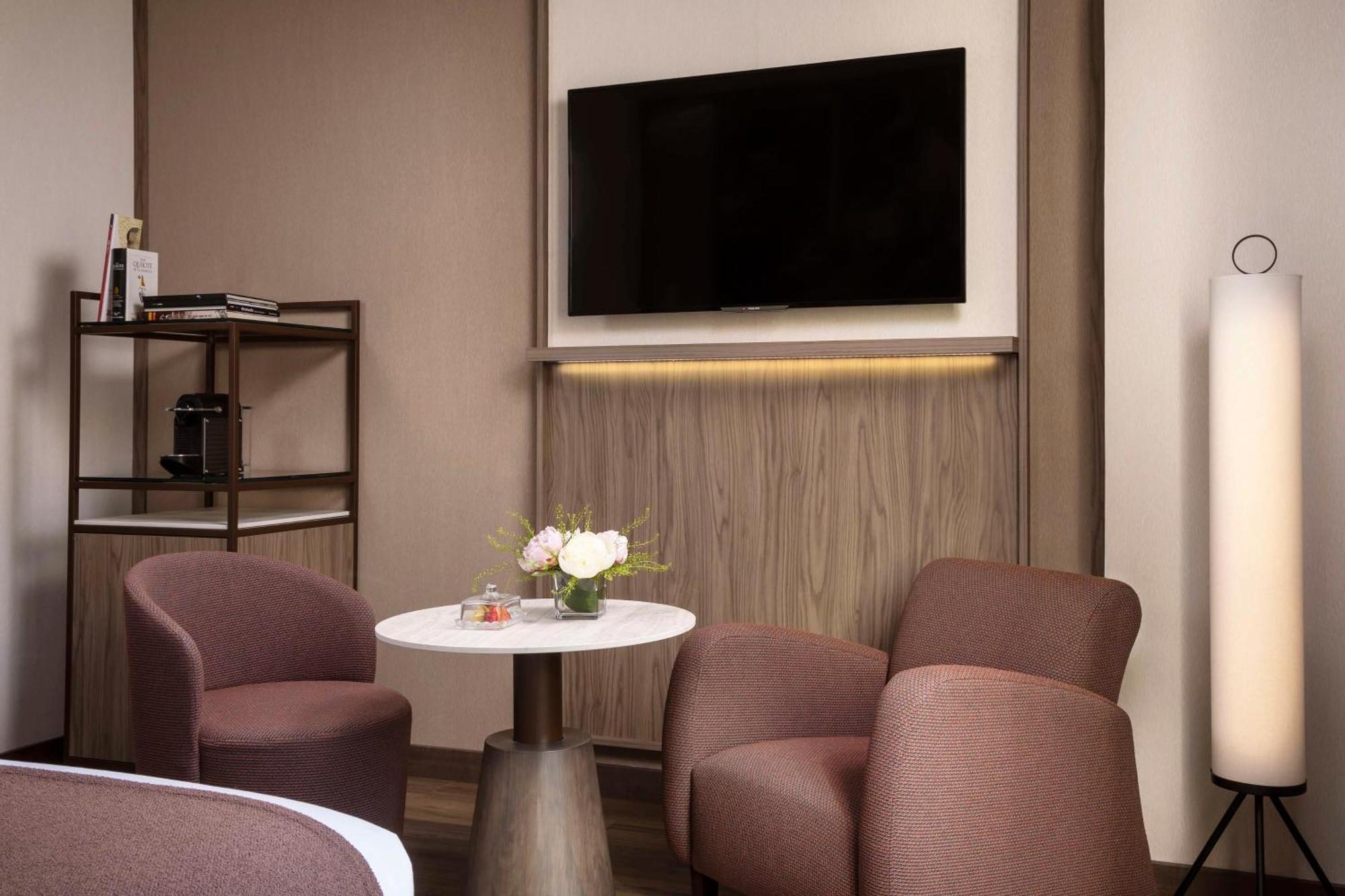เอ็นเอช คอลเลคชั่น กรานาดา วิกตอเรีย Hotel ภายนอก รูปภาพ